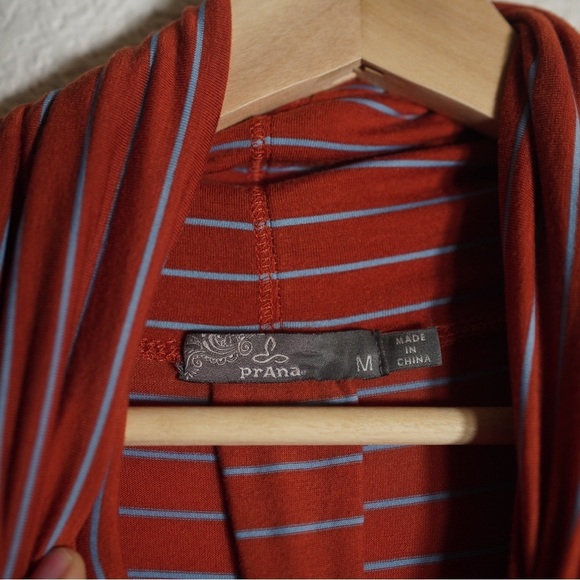 Prana Women's Sol Protect Gingerbread Stripe Turtleneck size Medium - Picture 6 of 13